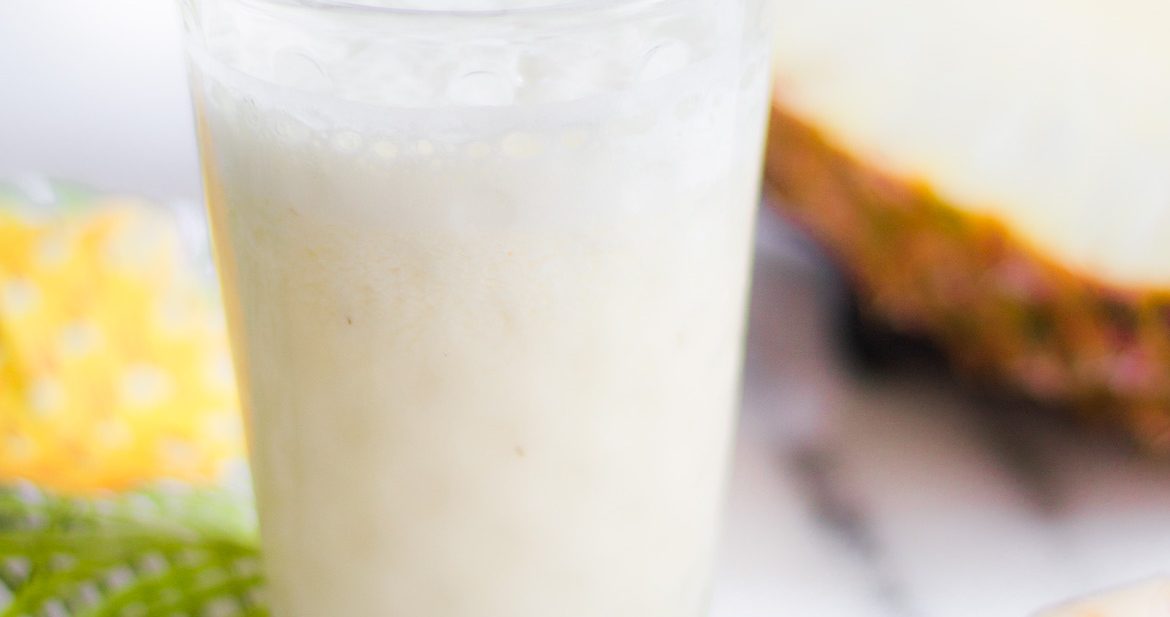 Suco de Abacaxi, iogurte e gengibre