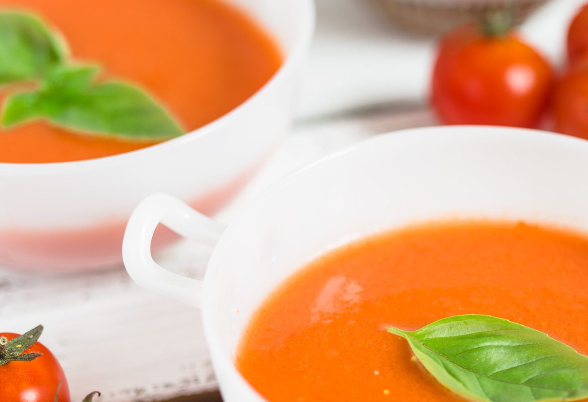 sopa de tomate assado