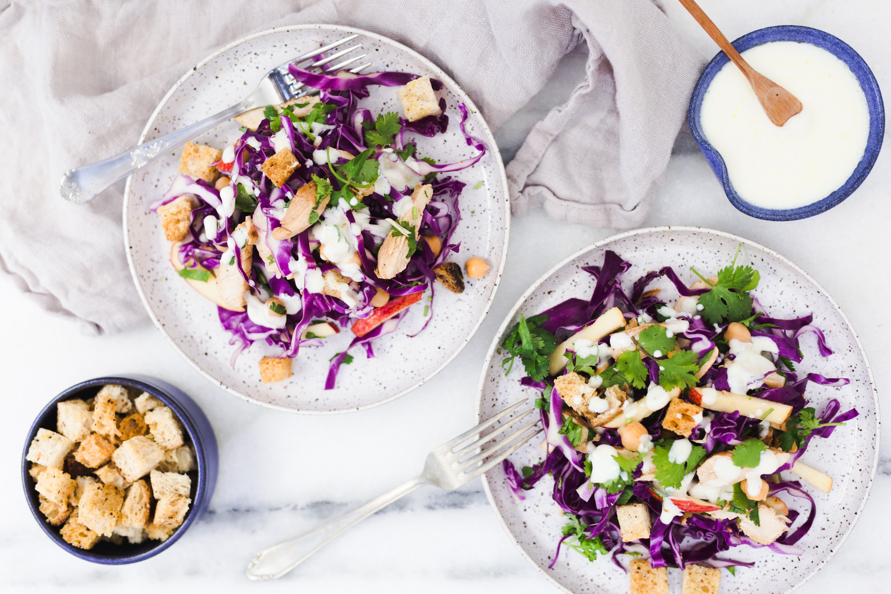 Salada de repolho com grão de bico e frango 3