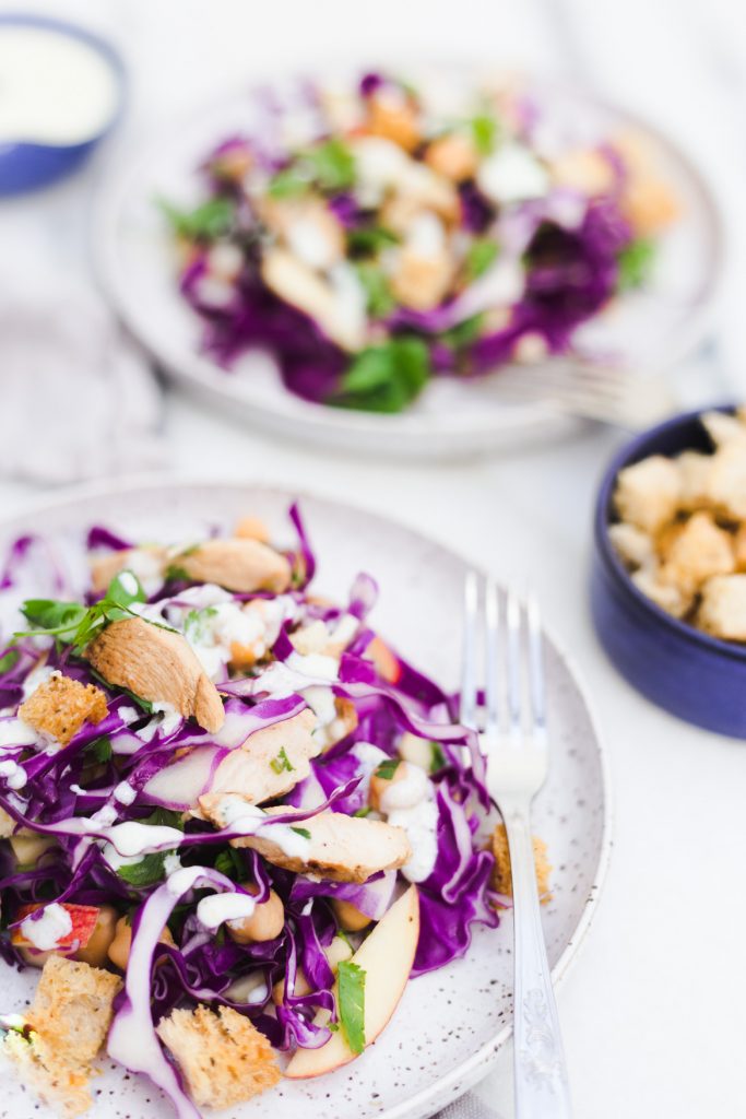 Salada de repolho com grão de bico e frango-5