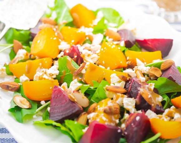 Salada de beterraba com rúcula, feta 1