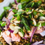 Salada de Trigo em grãos com ceviche de salmão e aspargos 2